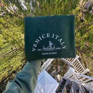 Embroidered Venice Italy Sweatshirt: Cozy Travel Souvenir