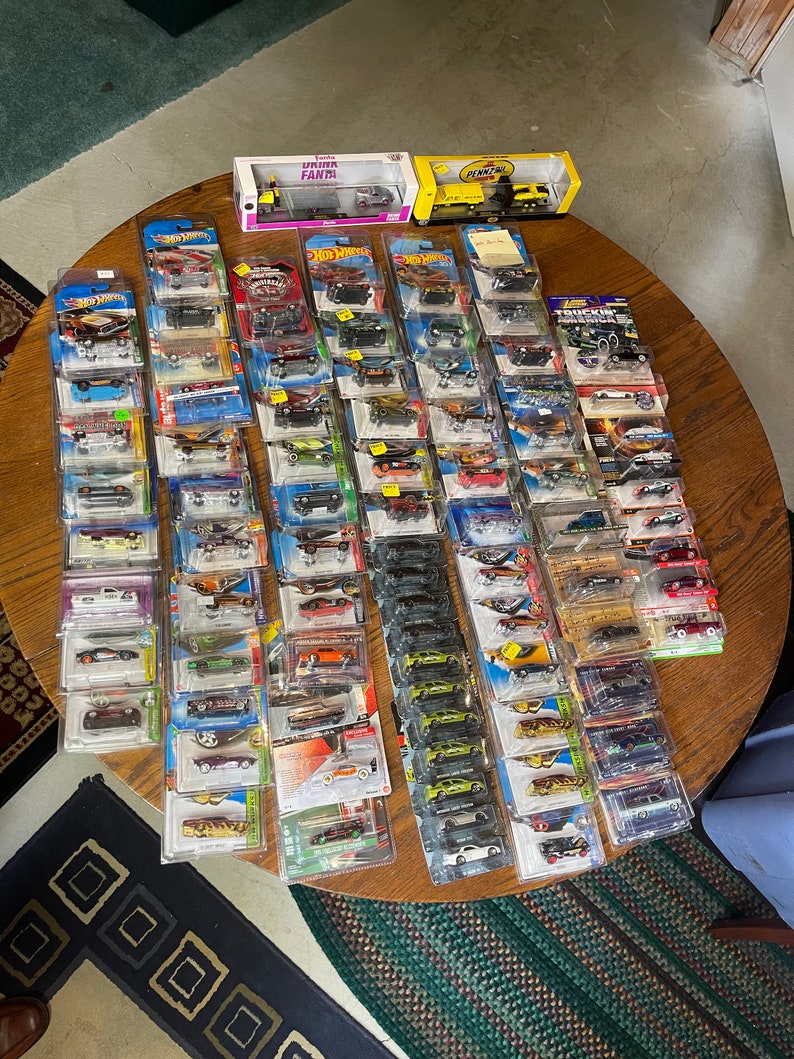 30,000 Diecast / hot wheels for sales. Facebook group created to show additional pictures. See/read Description. image 4