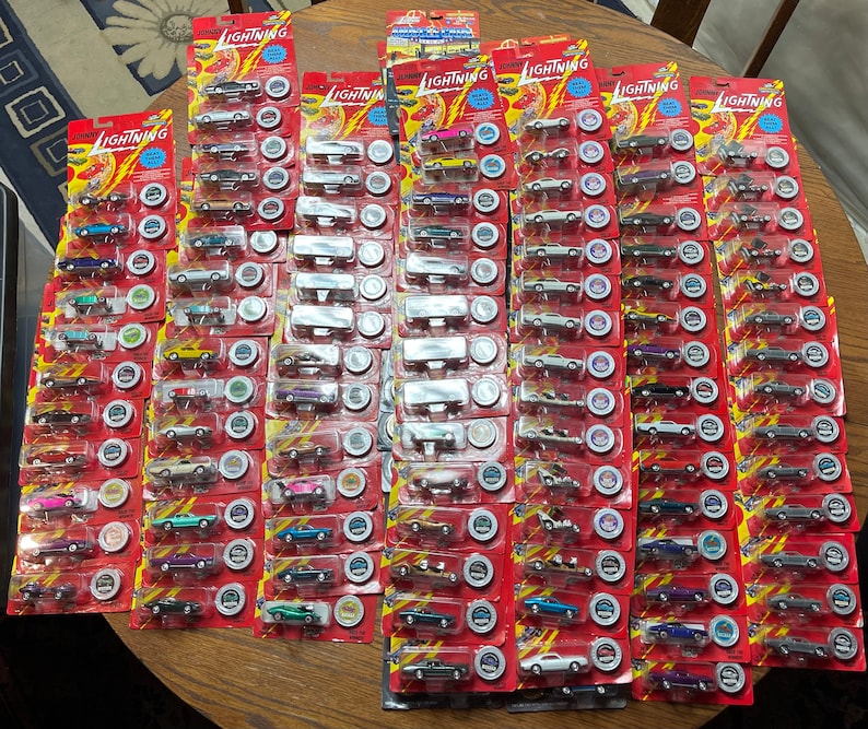30,000 Diecast / hot wheels for sales. Facebook group created to show additional pictures. See/read Description. image 6