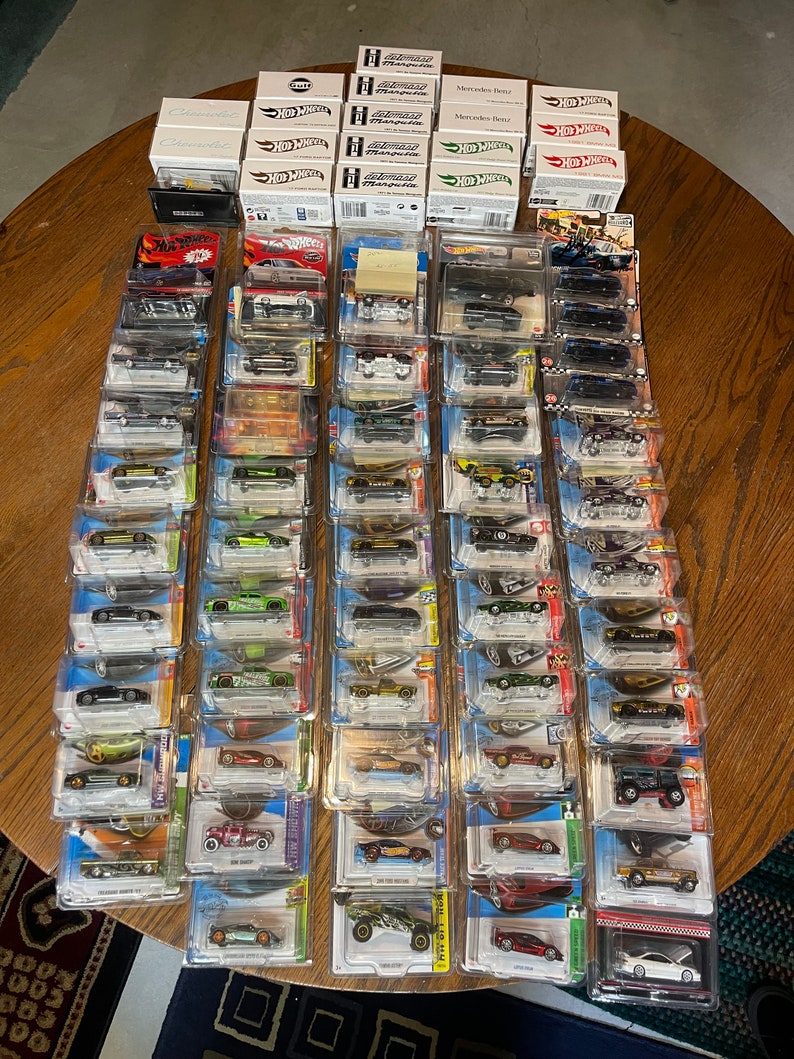 30,000 Diecast / hot wheels for sales. Facebook group created to show additional pictures. See/read Description. image 5