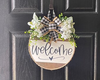 Home Decor Wooden Welcome Wreath