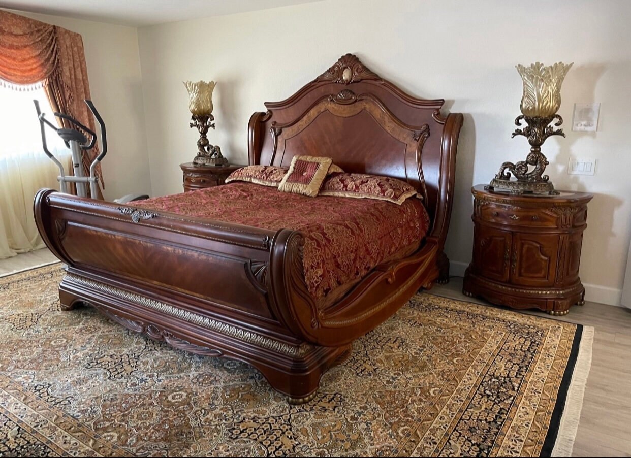Cortina king 2024 sleigh bed