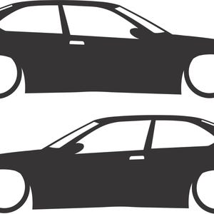 Puede incluir: Dos ilustraciones en silueta negra de un coche compacto con port&oacute;n trasero. Los coches se ven de lado, con grandes ruedas blancas y una postura rebajada. El dise&ntilde;o es minimalista, centrado en la forma del coche.
