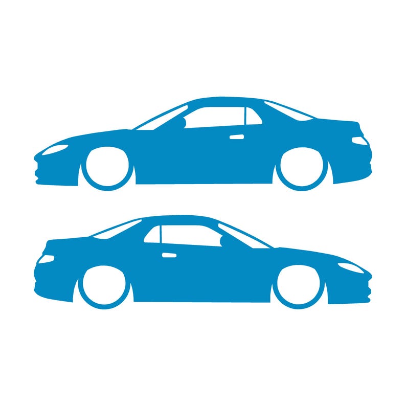 Set di 2 adesivi con silhouette di auto ribassate per Mitsubishi FTO Light Blue