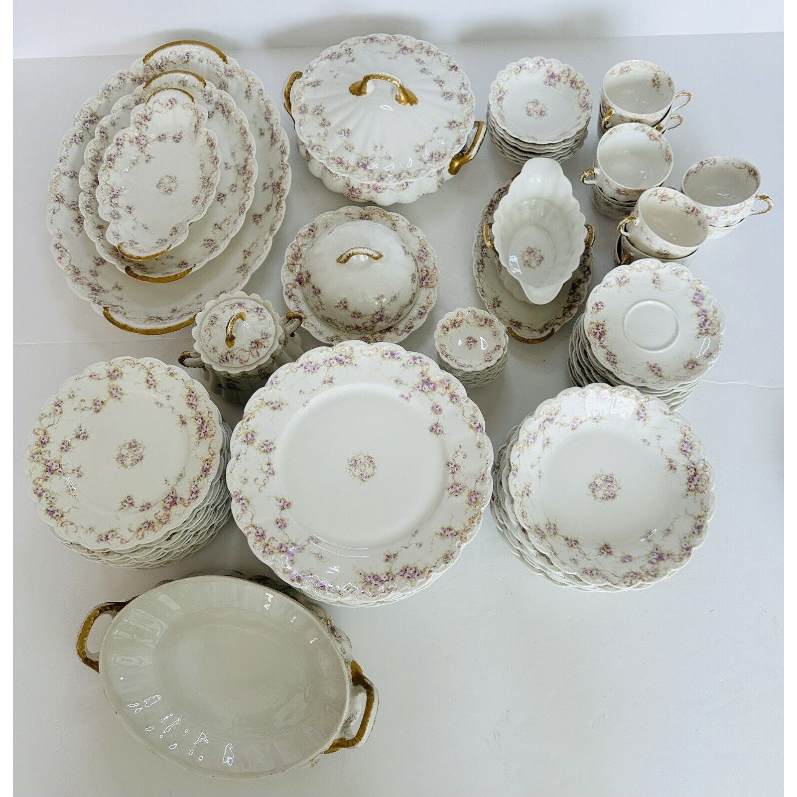 未使用品 希少リモージュボックスHAVILAND 繊細ローズ柄 未使用品 希少リモージュボックスHAVILAND 繊細ローズ柄