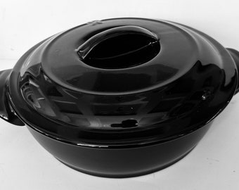 Xtrema 10” ceramic stovetop, oven, microwave skillet. black_ floor sample _With lid.