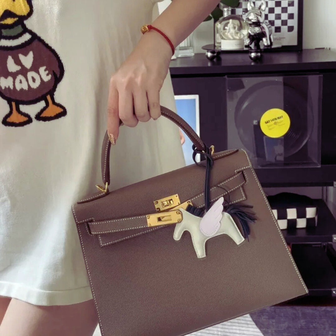 Hermes Gift Bag - 60+ Gift Ideas for 2023