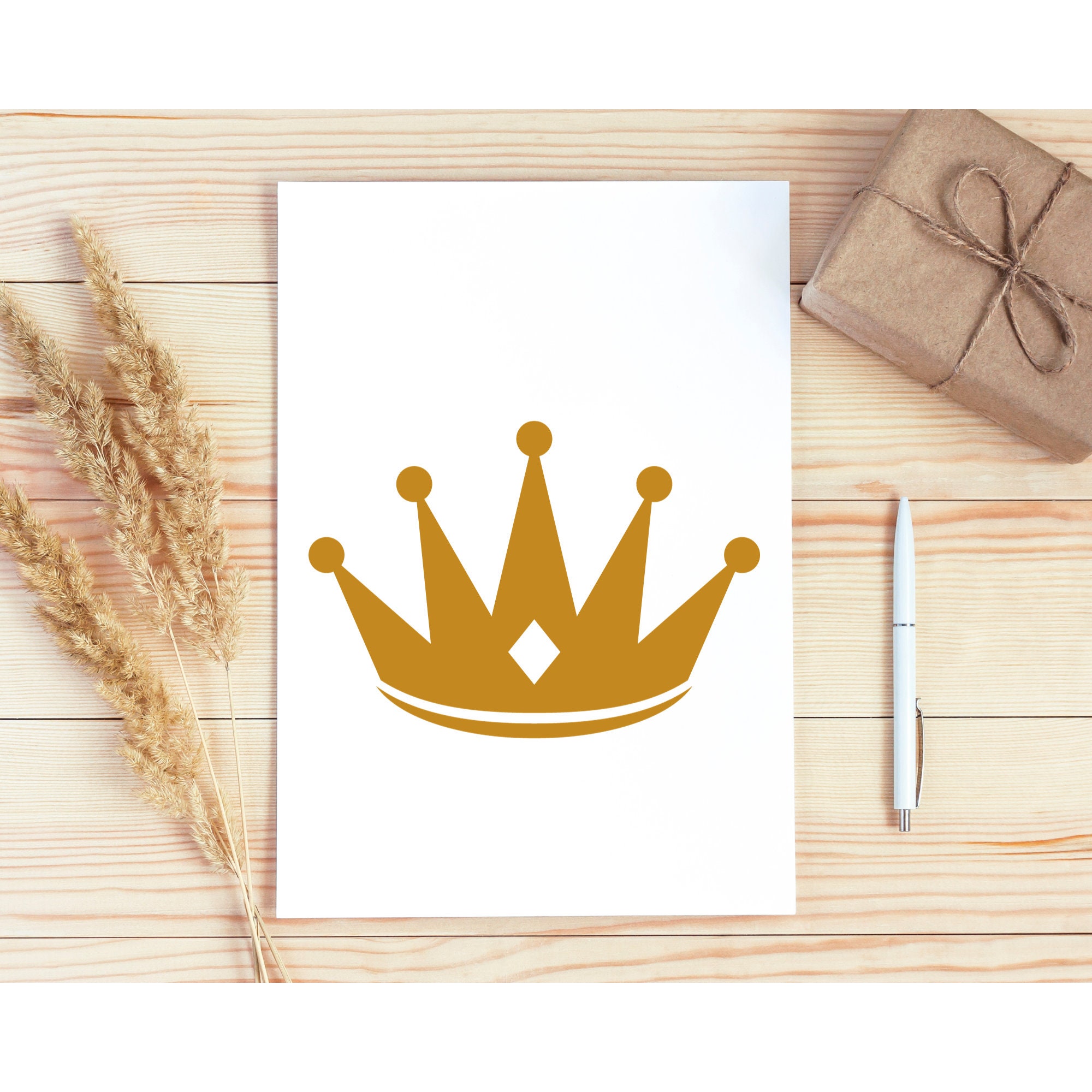 Card With A Crown And The Text: You Are My QUEEN Royalty Free SVG,  Cliparts, Vetores, e Ilustrações Stock. Image 43585070.