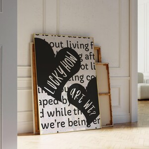 How Lucky Are We Wand Kunst Druck Schwarzes Herz Druck Retro trendige Wand Kunst Ästhetik Wohnheim Dekor Schlafzimmer Wand Kunst Zitat Printable