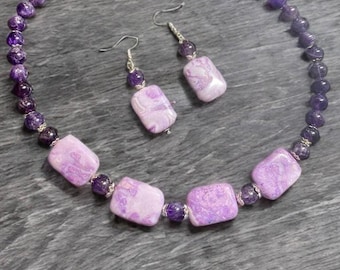 Conjunto de collar y pendientes de amatista lila: joyería de piedras preciosas hecha a mano