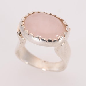 Sterling silver ring with Rose-quartz stone/ Rose-quartz cabochon ring/ Statement ring