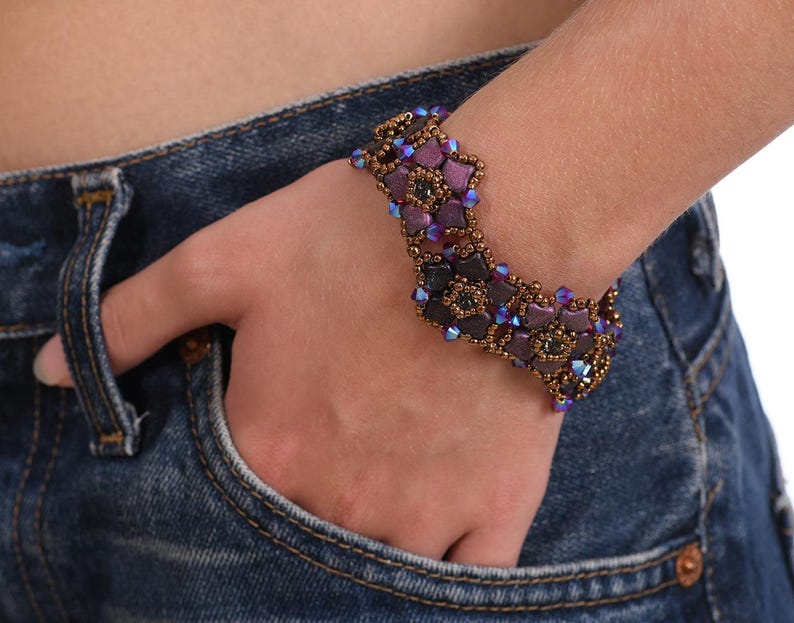 A beaded flowers bracelet in two different shades of purple/ bracelet made of Czech beads and Swarovski beads/ Statement bracelet image 1