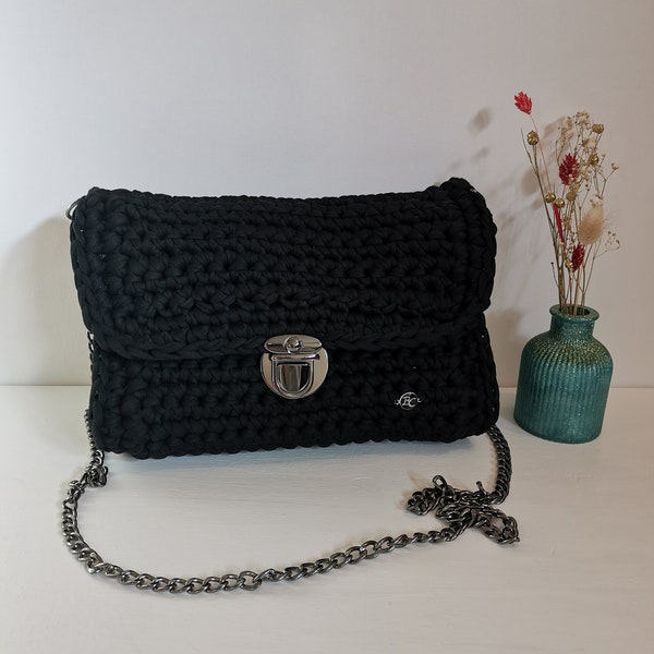 Sac noir au crochet