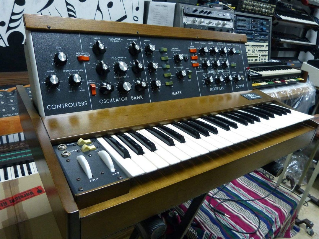 Console de mixage DJ BST Symbol 12 - Instruments de musique