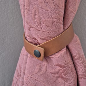 Handgefertigte Leder Vorhang Raffhalter, Minimalist Boho Home Akzent, Moderne Fensterbehandlungen zurückhalten