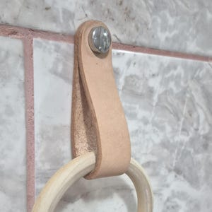 Leather Wall Hook, Veg Tan Snap Closure, Modern and Minimalist Decor