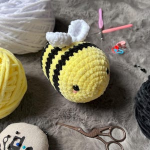 Trudi | crocheted plush toy, amigurumi | bee