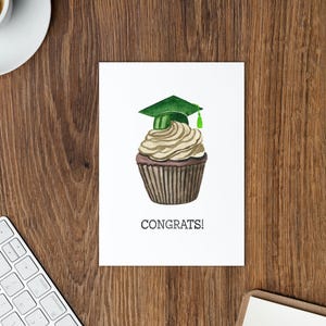Tarjeta de graduación, gorro de acuarela con cupcake, felicitaciones, regalo para personas mayores, graduado universitario, tarjeta de felicitación de la escuela secundaria, regalo para graduado, nota