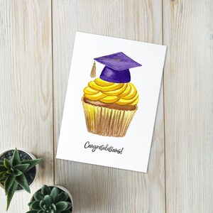 Tarjeta de graduación, gorro de acuarela con cupcake, felicitaciones, regalo para personas mayores, graduado universitario, tarjeta de felicitación de la escuela secundaria, regalo para graduado, nota