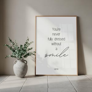 Nunca completamente vestida sin una sonrisa - Annie - Lámina de película - Ideas para regalos