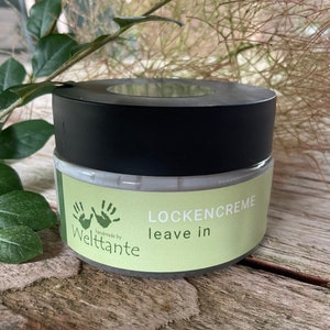 Curl cream green, hair care cream, hair, hair care, curls, curl care, chia seeds, linseed, vegan
