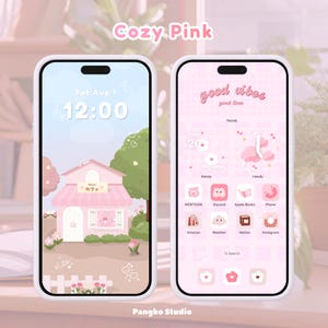 Può includere: Due smartphone che mostrano un'interfaccia digitale con un tema Cozy Pink. Lo schermo sinistro mostra un'illustrazione di una casa rosa con il testo 'Sat Aug 1 12:00'. Lo schermo destro presenta il testo 'good vibes', icone app e widget rosa.