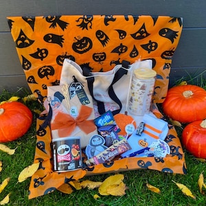 Halloween Blind Date Book Box | Überraschungsbox | Spooky Geschenkset | Freunde, Paare, Familie | Halloween, Herbst, Geburtstag | Cozy Box