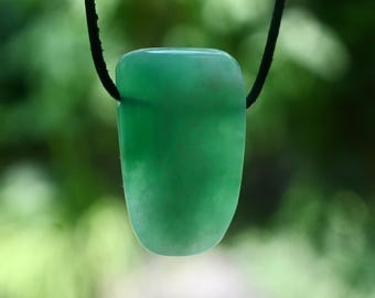 Very beautiful, untreated CHRYSOPRAS pendant 11.3 g