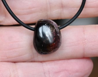 Bellissimo, piccolo e raro ciondolo in tormalina rubellite siberiana