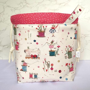 Drawstring project bag in 3 sizes, with optional pockets. 100% cotton, Lined, padded, whimsical crafting fairies design. Handmade.