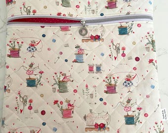 Bolsa grande para proyectos de punto de cruz. Acolchada, con forro y materiales de primera calidad. Ideal para amantes del punto de cruz. Hecha a mano.