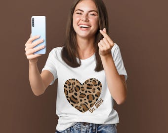 Leopard Heart oversized Tee, Be Wild Animal Print T-Shirt, Jungle Theme Graphic Shirt, Safari Inspirational Top, Wildlife Lover Gift,Gifting