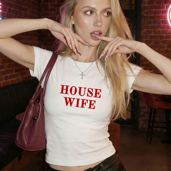 House wife baby tee, hot girls like house music crop top, trendy rave shirt, music festival outfit, raver summer techno music lover gift
