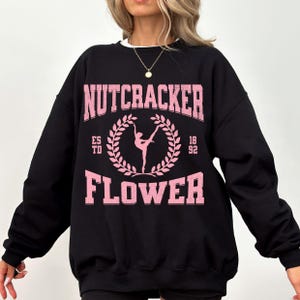 Felpa con stampa del balletto Schiaccianoci, maglietta con fiori dello Schiaccianoci, abbigliamento con stampa del Valzer dei fiori, regalo alla moda per ballerine, abito per le prove, ruolo principale