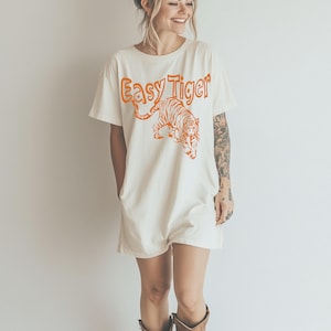 Enkel Tiger Graphic-tröja, retro grunge tigerskjorta, trendig sarkastisk present, funky mode-tröja, hellcat-tröja, hippiekläder, indiefestival-tröja