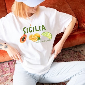 Sicily graphic tee, fruit market shirt, Italy apparel, travel to Italy clothing, aesthetic summer tee, citrus fruit shirt, trendy papaya tee