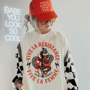 camiseta vive la resistencia, camiseta vive la femme, ropa feminista de moda, ropa de activismo, mujeres radicales, camiseta de los derechos de las mujeres, camiseta exist loudly