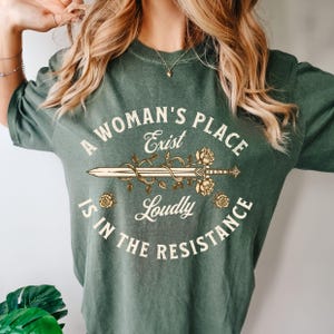 Resist graphic tee, womens rights shirt, vive la femme tee, trendy feminist apparel, protest clothing, activism tee, women empowerment gift