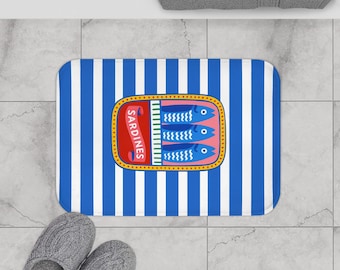 Alfombra de baño con sardinas vibrantes, alfombra de baño con pescado enlatado, decoración del hogar con estilo marítimo, regalo de inauguración de la casa con estética de pescador, estilo costero