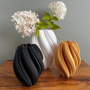 Vase - Swirl Vase, Dried Flower Vase, Ornamental Vase, 3d printed vase, modern vase, stylish vase