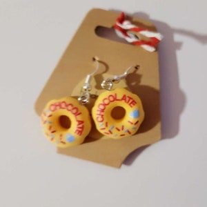 Ohrringe Hängeohrringe Donut Geschenk Sommer Geburtsatg Party Süßigkeiten Schmuck Gelb Schrift