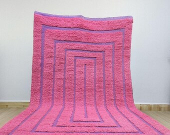 Sodalith Pink Marokkanischer Teppich: Abstrakter Berber Wollteppich