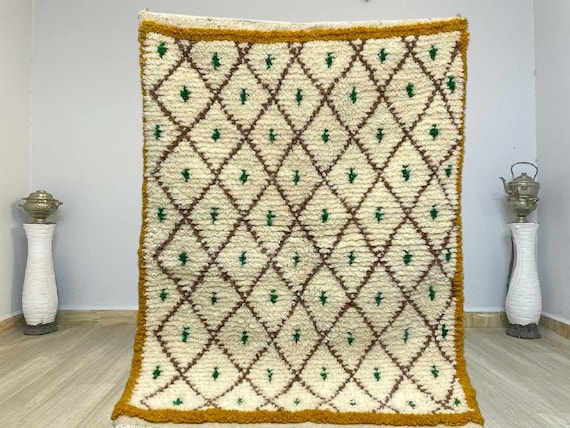 Checkered white and yellow area rug, Checkerboard white Rug, beniourain rug, white rug, big living room rug, shaggy rug, teppich