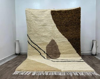 Handmade Moroccan Wool Rug: Tufted Berber Design