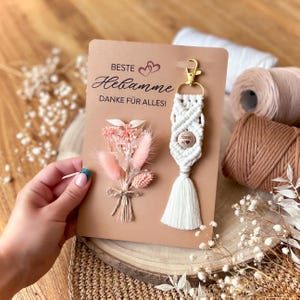 Makramee Schlüsselanhänger |Schlüsselbund | Holzkugel mit Gravur |Personalisiert | Geschenkidee | Hebamme mit Herz |Grußkarte |Trockenblumen