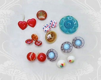 Vintage Buttons Colorful Unique Retro Button Lot, Hearts Flowers Stars and More