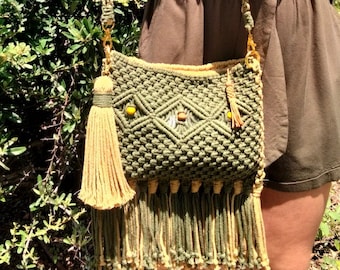 Hand woven shoulder bag, Green and beige macrame fringed bag, Handmade fashion accessory, Handmade wooden beaded bag with tassel ornament