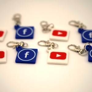 Custom NFC Keychain: Social Media Branding Tool