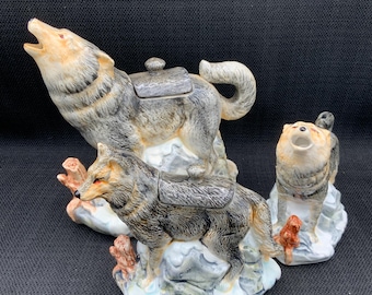 Vintage Wolf Ceramic Teapot- Wildlife Kitchen Decor-Kitchen Accent