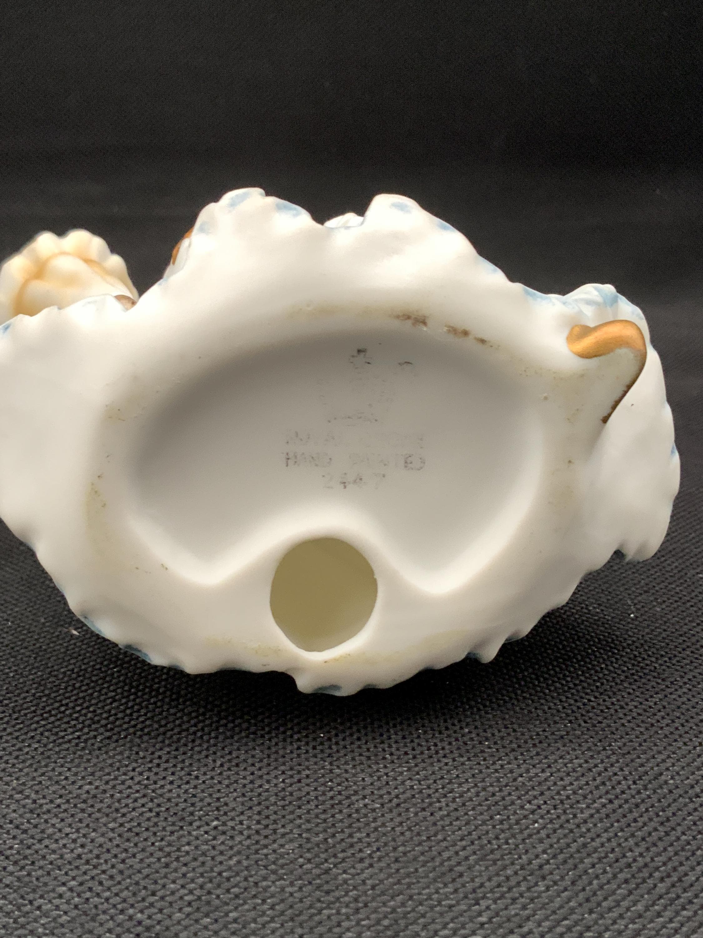 ヴィンテージ ロイヤルクラウン 磁器製女性フィギュア #2447